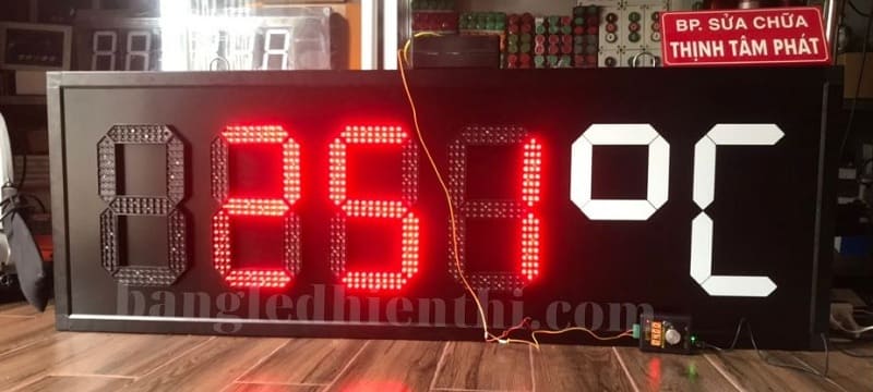 giám sát nhiệt độ trên bảng led